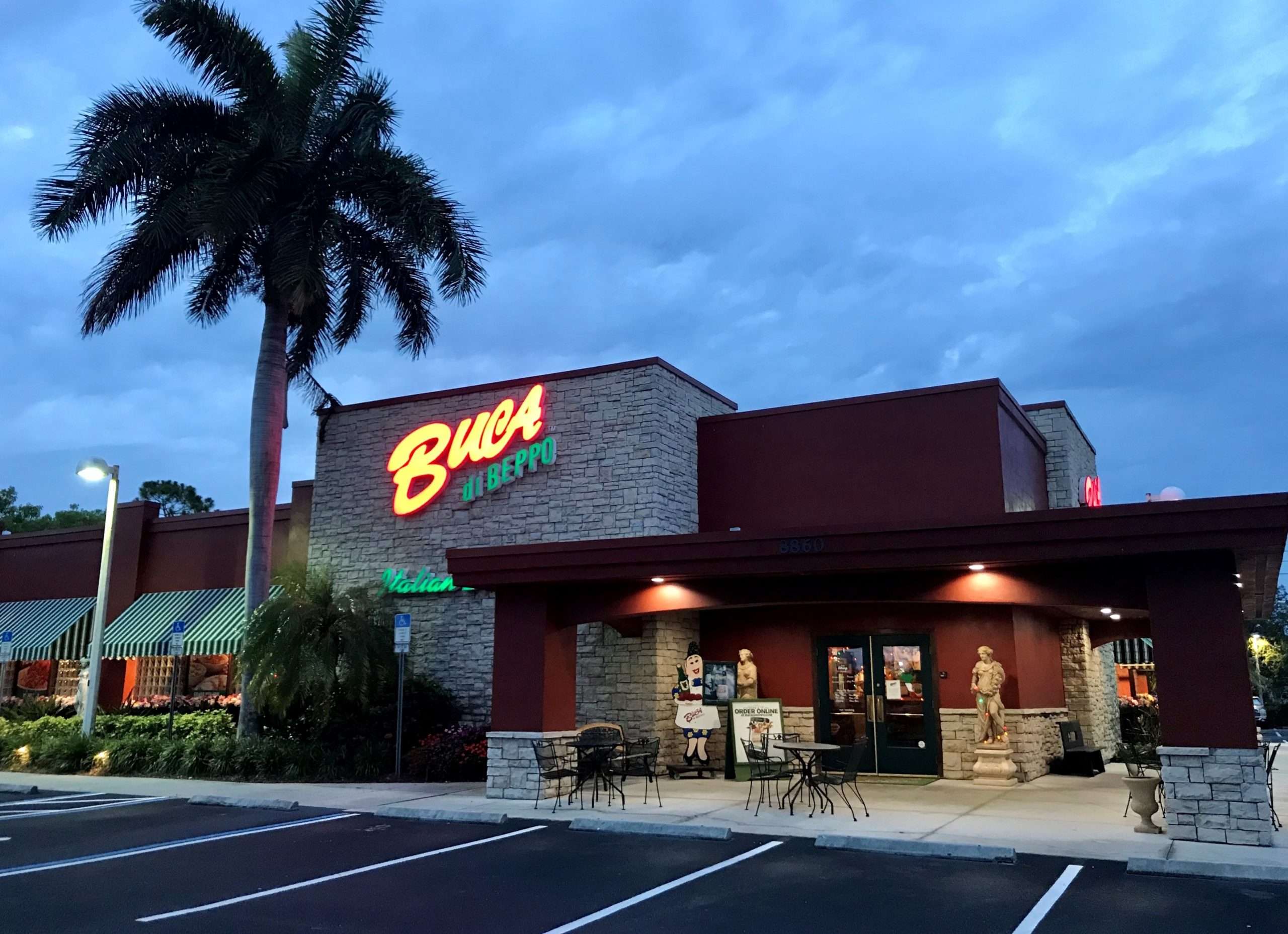 Buca di Beppo in North Naples