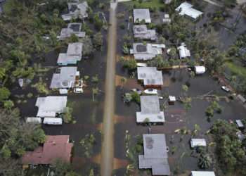 Hurricane Ian floods Port Charlotte neighborhood.