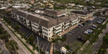 Charleston Square, 1400 Gulfshore Blvd. N. in Naples, is a mixed-use development located in the Coquina Sands neighborhood of Naples. The ground floor features retail  and office space, and the top two levels have  24 residential condominiums.