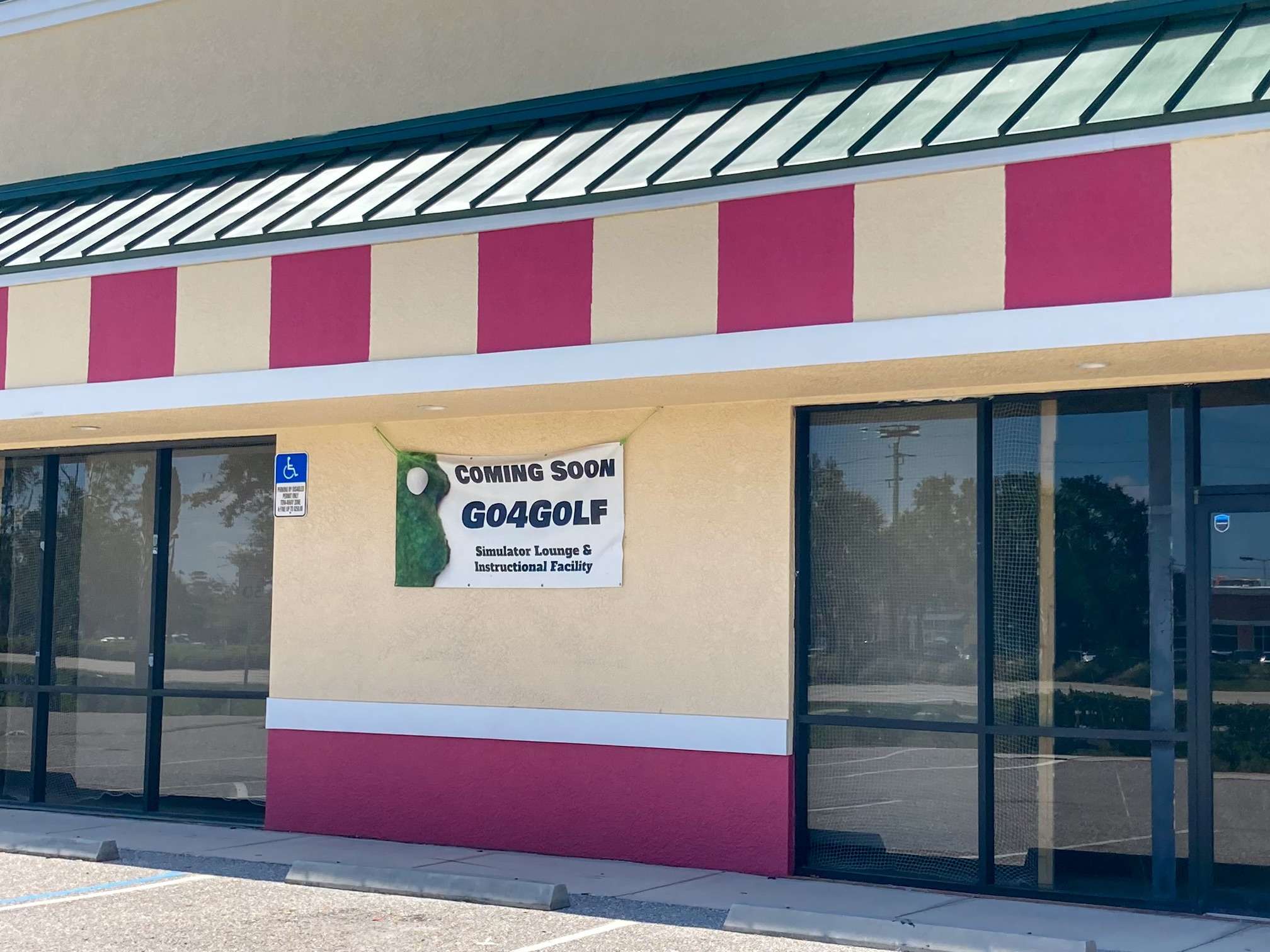Go4Golf golf simulator lounge in Port Charlotte