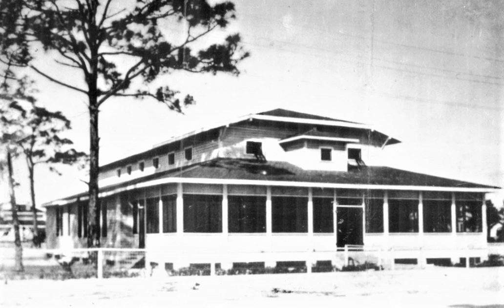 Historic photo of the Olde Naples Building