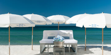 Edgewater Beach Hotel day bed
