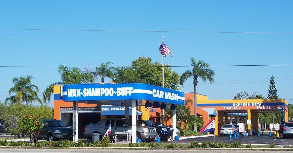 Downtowner Car Wash in Cape Coral