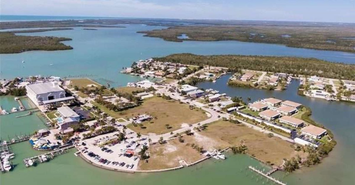 Isles of Capri lot