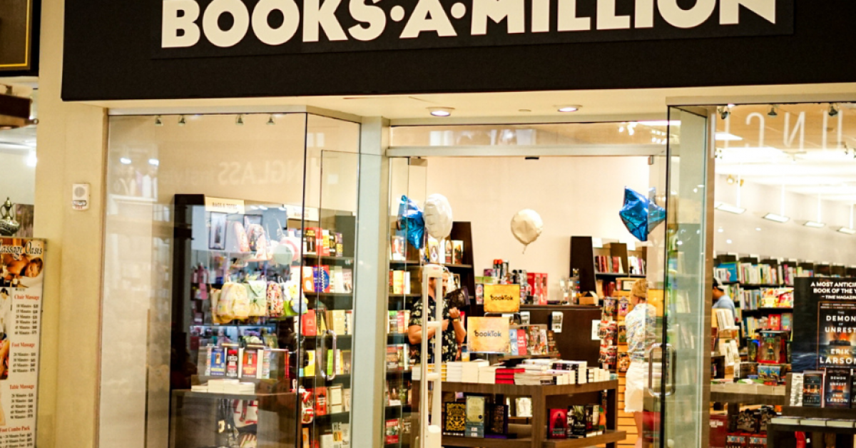 Books-A-Million temporary location in Edison Mall